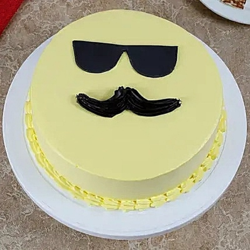 Smart Dad Emoji Cake