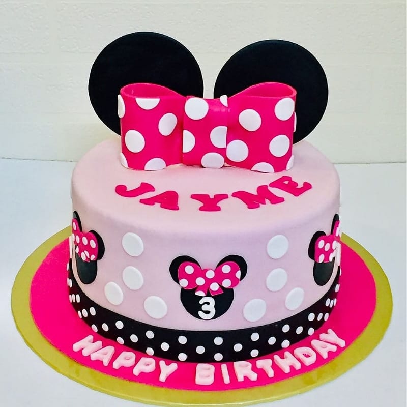 Minnie Mouse Fondant Cake