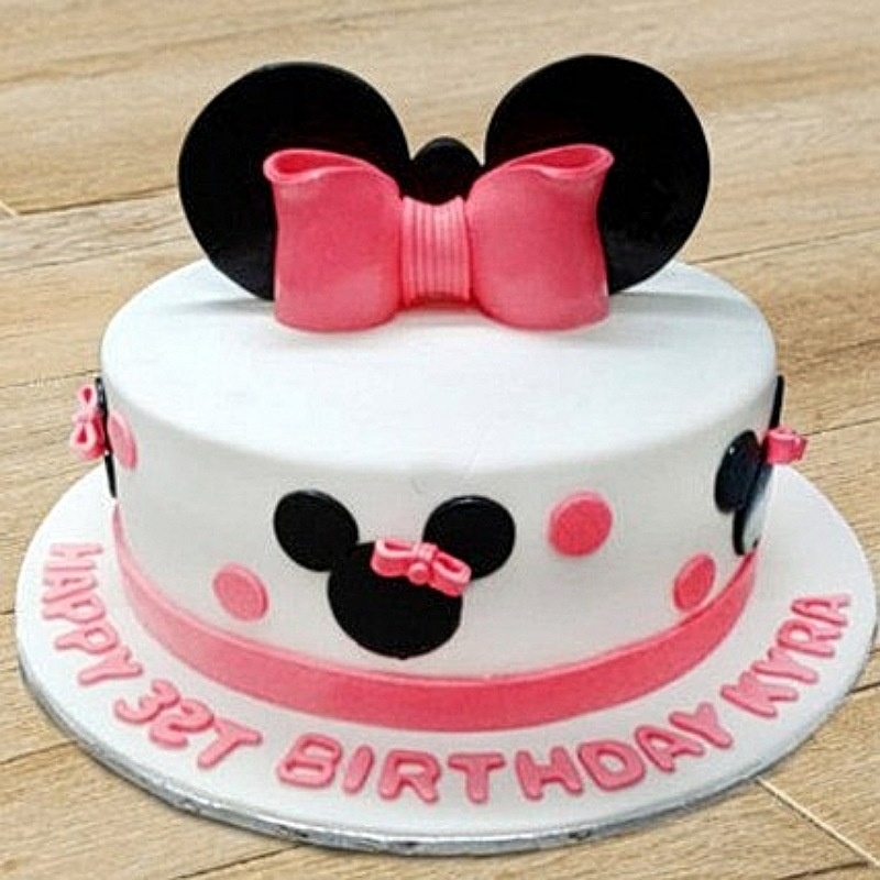 Minnie Mouse Cake