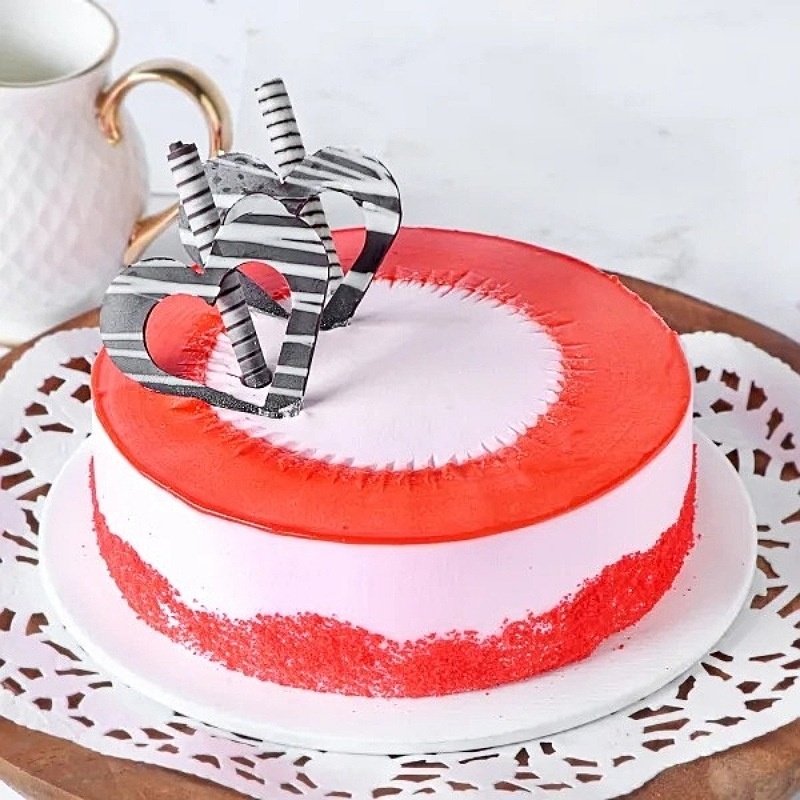 Strawberry Cake For Bhai Dooj