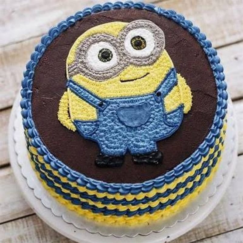 Designer Minion Cream Cake