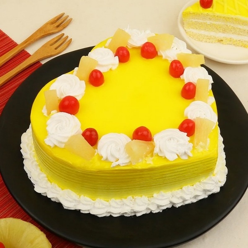 Premium Pineapple Heart Cake