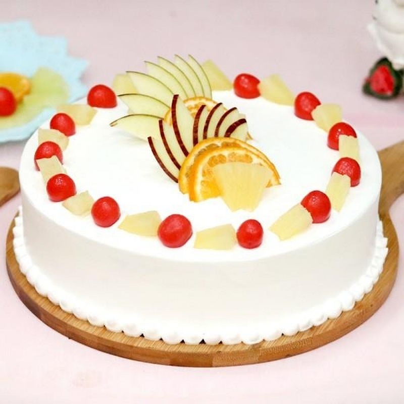 Classic Vanilla Fruit Cake