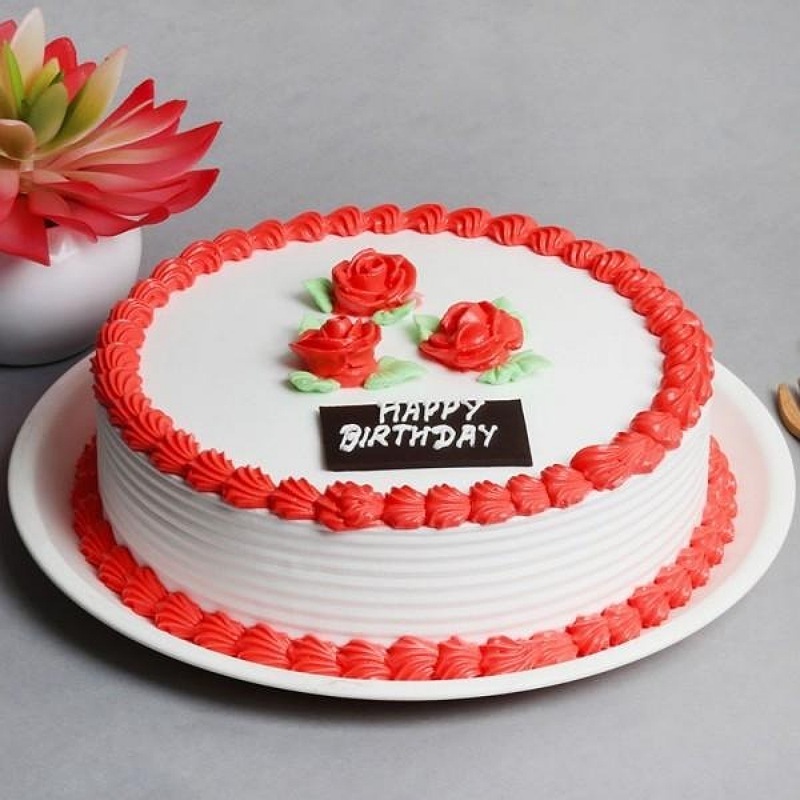 Elegant Strawberry Cake