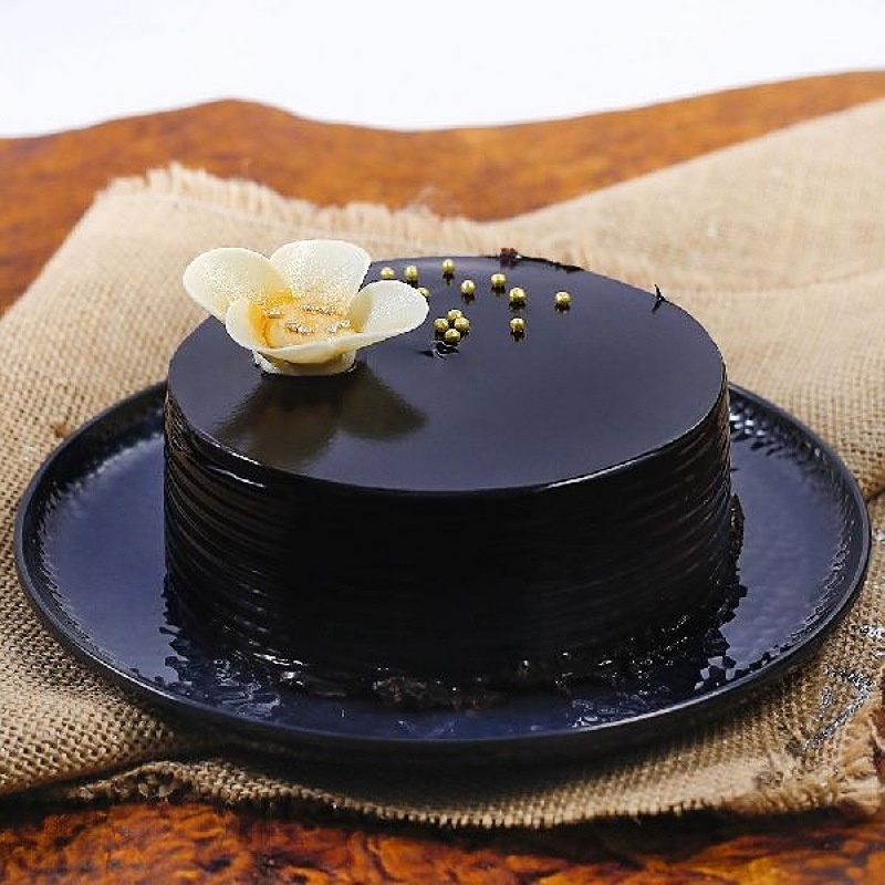 Rich Chocolate Truffle Cake